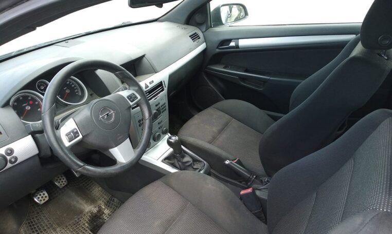 Despiece Opel Astra GTC del 2006