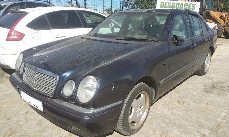 Despiece Mercedes E300 CAJA 210 del año 1997