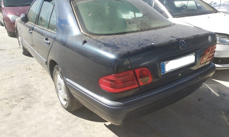 Despiece Mercedes E300 CAJA 210 del año 1997