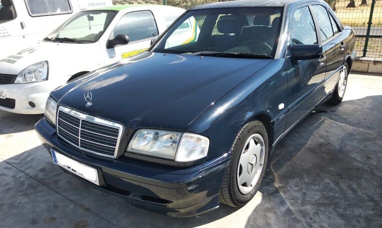 Despiece Mercedes Benz C 220 CDI del 1998