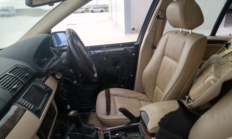 Despiece BMW X5 año 2004 4.4 gasolina